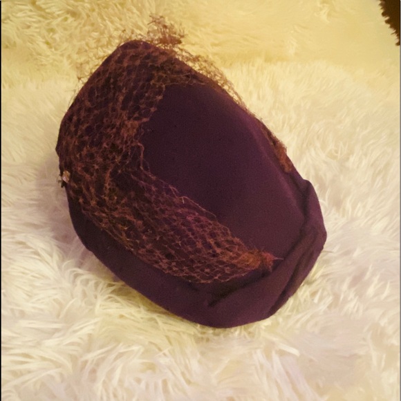 Vintage women’s hat FISK of Chicago burgundy w mesh pillbox style - Picture 9 of 12